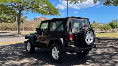 2015 Jeep Wrangler Freedom Edition  4X4! BEYOND ADVENTURE !  CONVERTIBLE IN HAWAII ! - Photo 3 - Honolulu, HI 96818