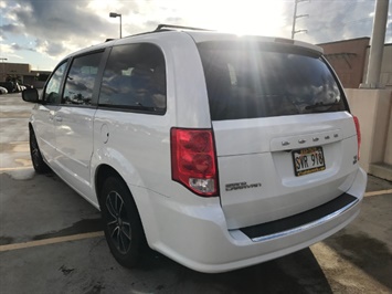 2016 Dodge Grand Caravan R/T  LOTS OF SPACE ! SMOOTH RIDE !  7 PASSENGER  AFFORDABLE. LOW MILES! - Photo 2 - Honolulu, HI 96818