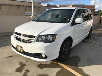 2016 Dodge Grand Caravan R/T  LOTS OF SPACE ! SMOOTH RIDE !  7 PASSENGER  AFFORDABLE. LOW MILES! - Photo 1 - Honolulu, HI 96818