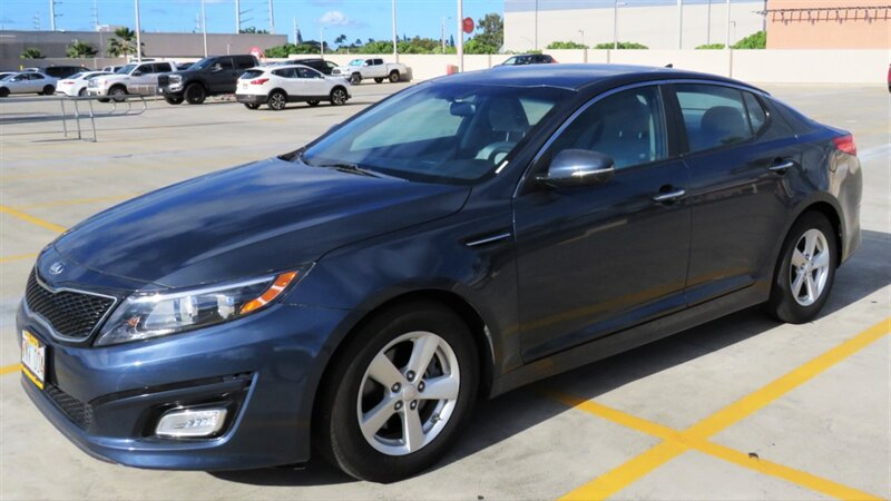 2015 Kia Optima LX  SPORTY AFFORDABLE GAS SAVER !
