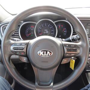 2015 Kia Optima LX  SPORTY AFFORDABLE GAS SAVER ! - Photo 10 - Honolulu, HI 96818