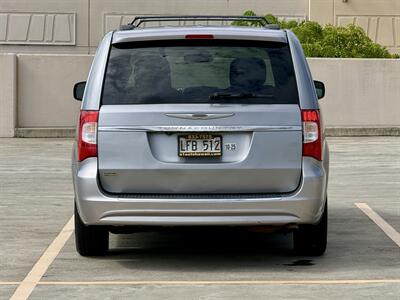 2015 Chrysler Town & Country Touring  7 PASSENGER COMFORT & STYLE! - Photo 5 - Honolulu, HI 96818