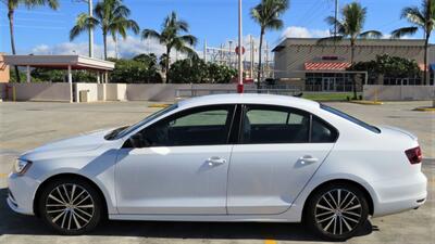 2018 Volkswagen Jetta 1.4T SE  TURBO-SMOOTH RIDE  SUPER LOW MILES ! - Photo 2 - Honolulu, HI 96818