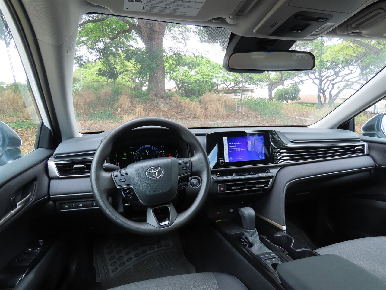 2025 Toyota Camry LE - Photo 11 - Honolulu, HI 96818