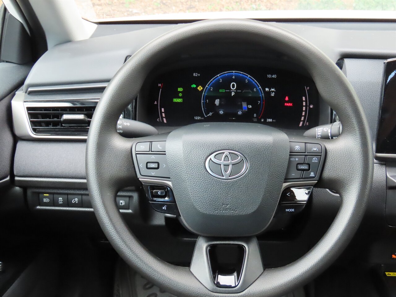 2025 Toyota Camry LE - Photo 13 - Honolulu, HI 96818