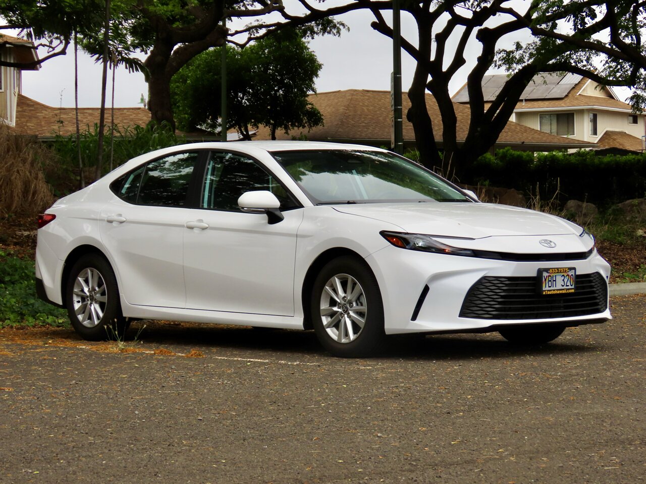 2025 Toyota Camry LE - Photo 2 - Honolulu, HI 96818