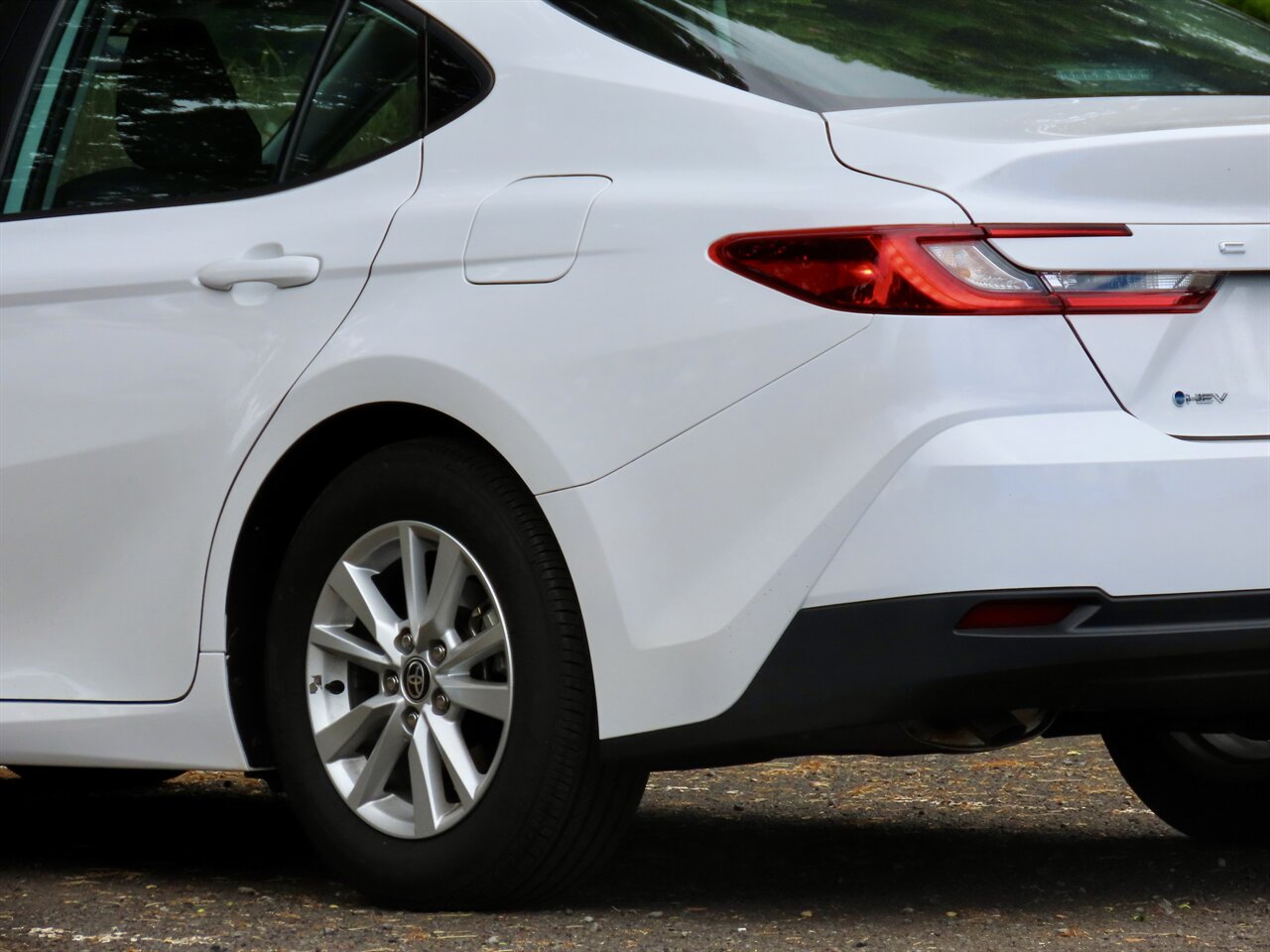 2025 Toyota Camry LE - Photo 6 - Honolulu, HI 96818