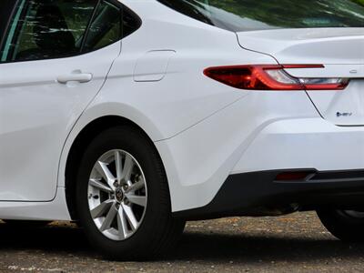 2025 Toyota Camry LE - Photo 6 - Honolulu, HI 96818