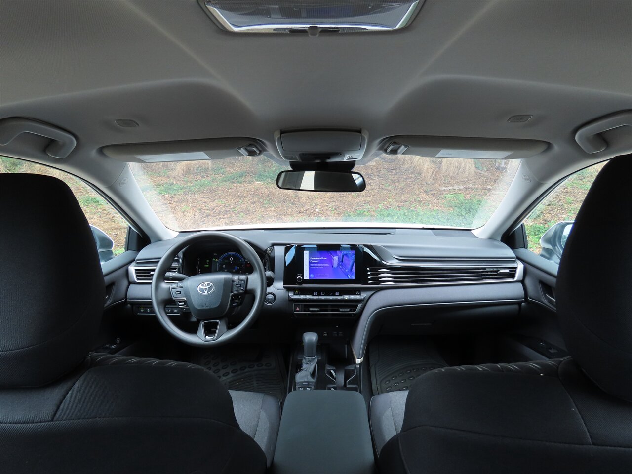 2025 Toyota Camry LE - Photo 10 - Honolulu, HI 96818