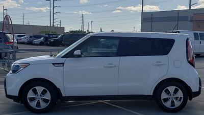 2015 Kia Soul WHITE LIGHT  STYLE CLASSIC & BEAUTY! - Photo 2 - Honolulu, HI 96818