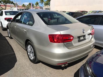 2014 Volkswagen Jetta PZEV GERMAN PRECISION DESIGN !  GOLDEN NUGGETT ! - Photo 2 - Honolulu, HI 96818