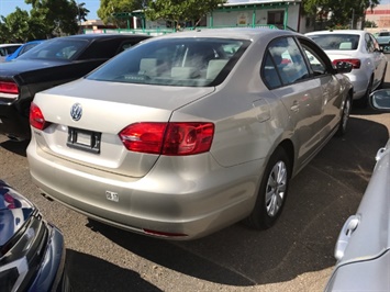 2014 Volkswagen Jetta PZEV GERMAN PRECISION DESIGN !  GOLDEN NUGGETT ! - Photo 3 - Honolulu, HI 96818