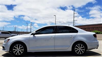 2017 Volkswagen Jetta 1.4T SE   SWEET FAST GERMAN PRECISION DESIGN !   - Photo 2 - Honolulu, HI 96818