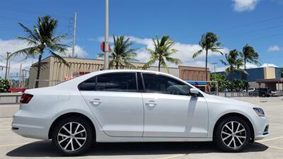 2017 Volkswagen Jetta 1.4T SE   SWEET FAST GERMAN PRECISION DESIGN !   - Photo 5 - Honolulu, HI 96818