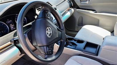 2017 Toyota Camry LE  .LUXURY & COMFORT ! - Photo 12 - Honolulu, HI 96818