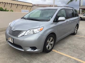 2015 Toyota Sienna LE 8-Passenger  RELIABLE & COMFORTABLE ! - Photo 4 - Honolulu, HI 96818