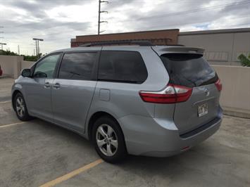 2015 Toyota Sienna LE 8-Passenger  RELIABLE & COMFORTABLE ! - Photo 7 - Honolulu, HI 96818