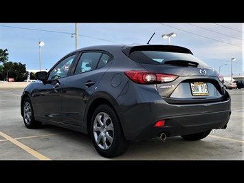 2015 Mazda Mazda3 i Sport  STYLE & BEAUTY  GAS SAVER! - Photo 7 - Honolulu, HI 96818