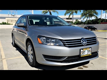 2013 Volkswagen Passat S PZEV  CHRISTMAS LIGHTS !  DRIVES LIKE A DREAM ! - Photo 3 - Honolulu, HI 96818