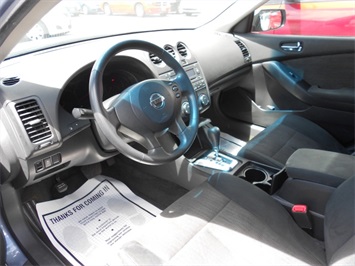 2012 Nissan Altima 2.5  Full Size Comfort ! - Photo 14 - Honolulu, HI 96818