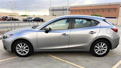 2016 Mazda Mazda3 i Sport  STYLE & BEAUTY  GAS SAVER! - Photo 2 - Honolulu, HI 96818