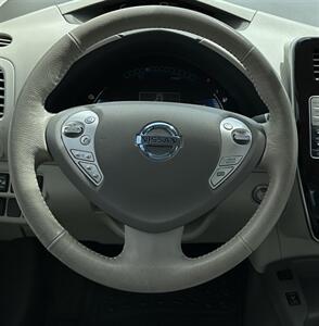 2013 Nissan Leaf SV  SUPER LOW MILES - Photo 9 - Honolulu, HI 96818