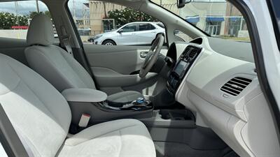 2013 Nissan Leaf SV  SUPER LOW MILES - Photo 12 - Honolulu, HI 96818