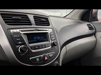 2015 Hyundai Accent GLS  SPORTY GAS SAVER! - Photo 10 - Honolulu, HI 96818