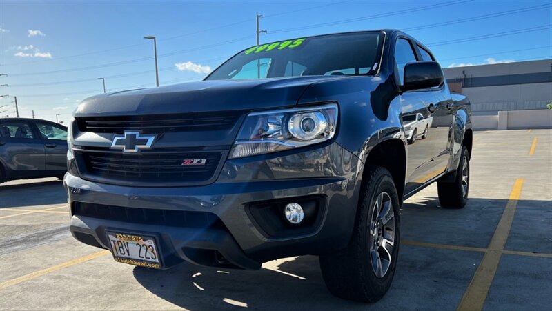 2017 Chevrolet Colorado Z71  SUPER LOW MILES  4 DOOR !