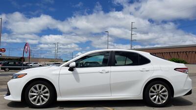 2018 Toyota Camry LE  RELIABLE AND BEAUTIFUL! - Photo 2 - Honolulu, HI 96818