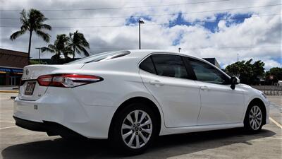 2018 Toyota Camry LE  RELIABLE AND BEAUTIFUL! - Photo 6 - Honolulu, HI 96818