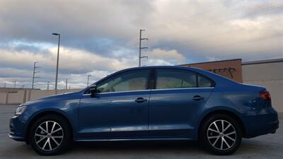 2018 Volkswagen Jetta 1.4T SE   SWEET FAST GERMAN PRECISION DESIGN !  OCEAN BLUE SPORTY AFFORDABLE ! - Photo 2 - Honolulu, HI 96818