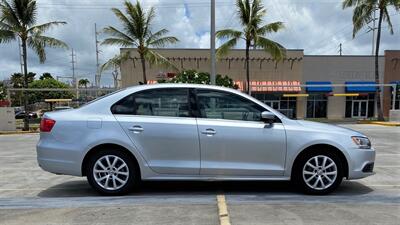 2014 Volkswagen Jetta SE PZEV  GAS SAVER! PRICED TO SELL ! - Photo 4 - Honolulu, HI 96818