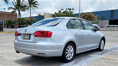 2014 Volkswagen Jetta SE PZEV  GAS SAVER! PRICED TO SELL ! - Photo 5 - Honolulu, HI 96818