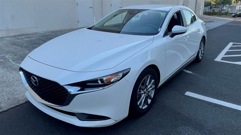 2020 Mazda Mazda3 Sedan WHITE LIGHT  LUXURY COMFORT & STYLE ! SUPER LOW MILES!