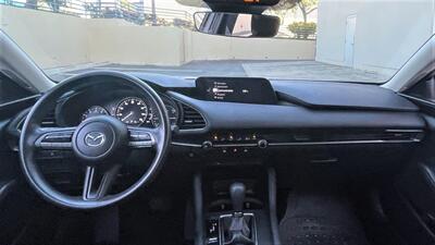 2020 Mazda Mazda3 Sedan WHITE LIGHT !  DREAM MACHINE !  LUXURY COMFORT & STYLE ! SUPER LOW MILES! - Photo 8 - Honolulu, HI 96818