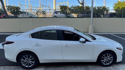 2020 Mazda Mazda3 Sedan WHITE LIGHT !  DREAM MACHINE !  LUXURY COMFORT & STYLE ! SUPER LOW MILES! - Photo 3 - Honolulu, HI 96818