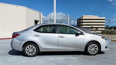 2017 Toyota Corolla LE   TOYOTA QUALITY !  RELIABLE & AFFORDABLE GAS SAVER ! - Photo 4 - Honolulu, HI 96818