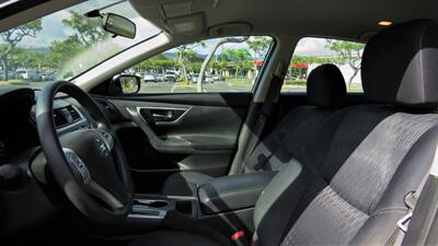 2016 Nissan Altima 2.5 S  FULL SIZE COMFORT ! - Photo 11 - Honolulu, HI 96818