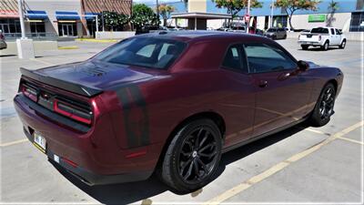 2017 Dodge Challenger R/T Plus   MANUAL   "WE FINANCE "  5.7  V8  6 SPEED  RT HEMI  ROCKET! - Photo 8 - Honolulu, HI 96818