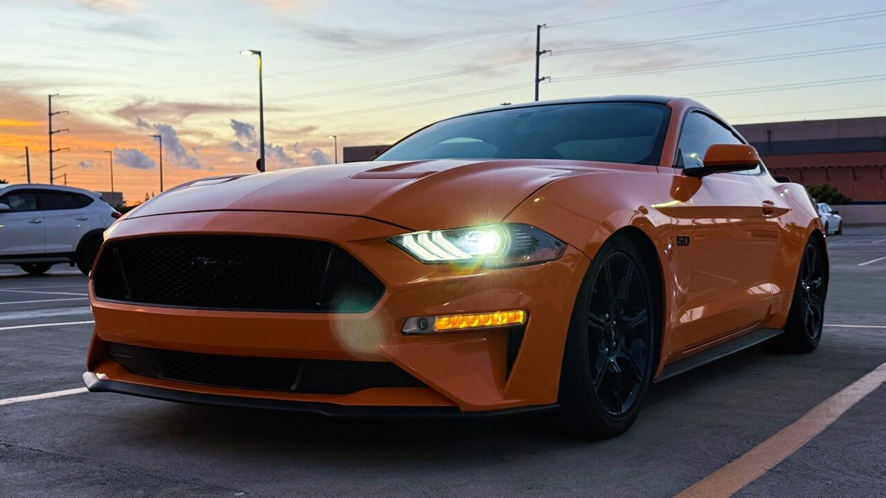 Ford Mustang's photo