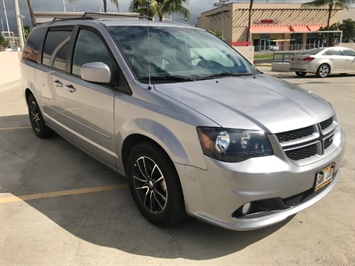 2016 Dodge Grand Caravan R/T  7 PASSENGER  AFFORDABLE. LOW MILES! - Photo 5 - Honolulu, HI 96818