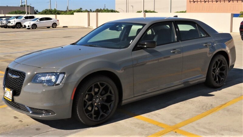 2019 Chrysler 300 Series Touring  DREAM CAR ! DREAM COLOR ! LIVE THE DREAM!  BEYOND LUXURIOS !  LOW LOW MILES !