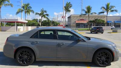 2019 Chrysler 300 Series Touring  DREAM CAR ! DREAM COLOR ! LIVE THE DREAM!  BEYOND LUXURIOS !  LOW LOW MILES ! - Photo 5 - Honolulu, HI 96818