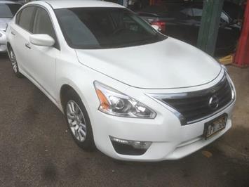 2015 Nissan Altima 2.5 NISSAN QUALITY !  FULL SIZE COMFORT ! - Photo 1 - Honolulu, HI 96818