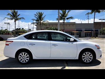 2015 Nissan Sentra S  RELIABLE & COMFORTABLE ! - Photo 4 - Honolulu, HI 96818