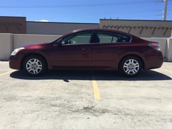 2012 Nissan Altima 2.5  Full Size Comfort - Photo 9 - Honolulu, HI 96818