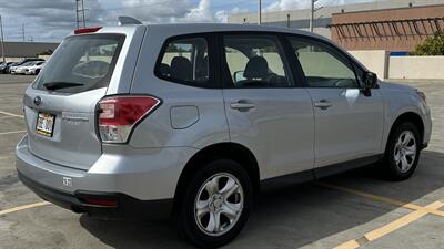 2017 Subaru Forester 2.5i  RELIABLE AWD BEAUTIFUL - Photo 6 - Honolulu, HI 96818