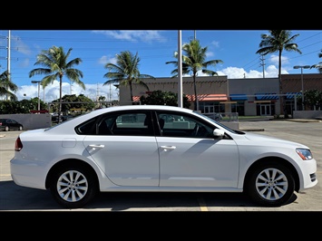 2013 Volkswagen Passat S  Low Miles  BEAUTIFUL STYLE & COMFORT ! SUPER LOW LOW MILES ! - Photo 4 - Honolulu, HI 96818