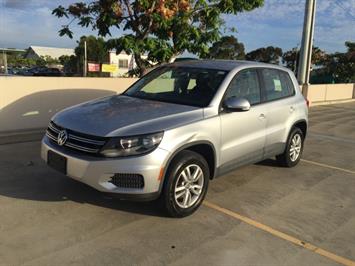 2013 Volkswagen Tiguan SUV 5 SEATER SUPER LOW MILES !  GERMAN PRECISION DESIGNED ! - Photo 2 - Honolulu, HI 96818